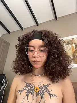 Онлайн чат XXX luci_butterfly