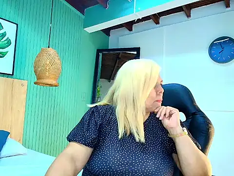 Chat +18 de eva_colen50 ao vivo