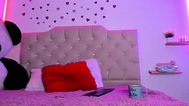 eimyy_rouse Adlı Modelin Canlı XXX Sohbeti