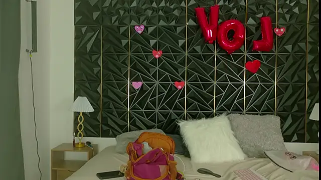 TaylorMilly's Live XXX Chat