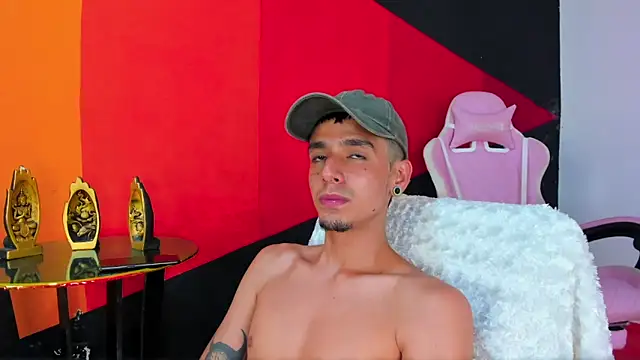 Anghell_BC: δι αδικτυακό σόου στην κάμερα