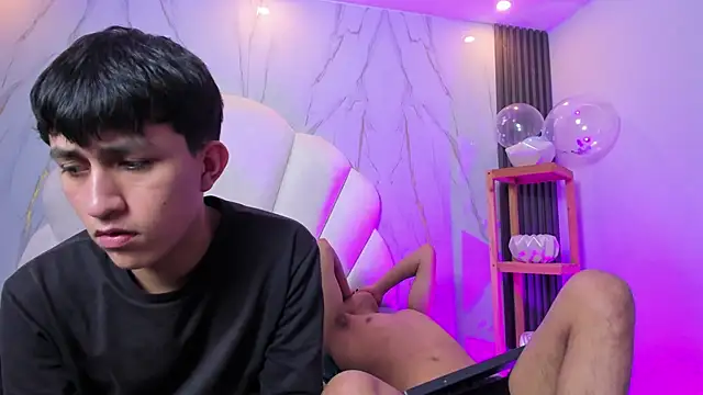 hoot_booys_: απευθείας συνομιλία ΧΧΧ