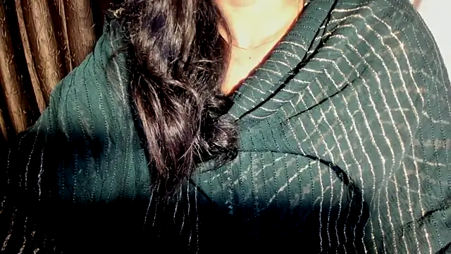 TheShyGirl_ Chat XXX in diretta