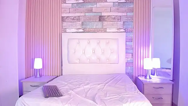 ximena_diaz's Live XXX Chat