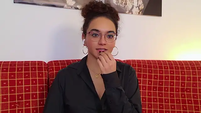 Taylor_Tina Adlı Modelin Canlı XXX Sohbeti