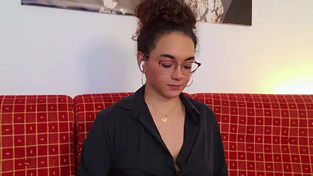 Taylor_Tina Adlı Modelin Canlı XXX Sohbeti