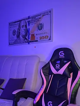 Chat +18 de KemberlyEll ao vivo