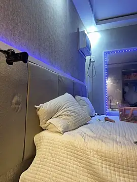 Chat +18 de Rafaellaz ao vivo