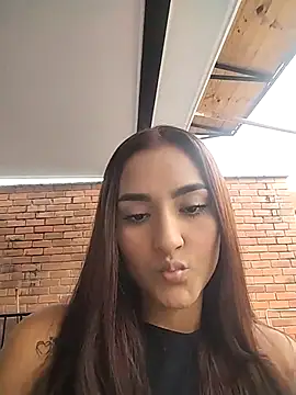 emilyvalencia_1 Adlı Modelin Canlı XXX Sohbeti