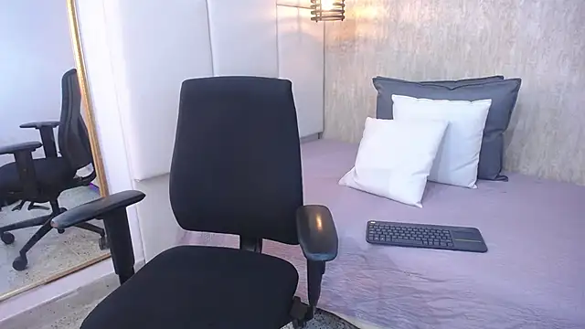 Hisoka_011 – Live XXX-chat