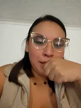 Chatroom XXX en direct de LizzRouse