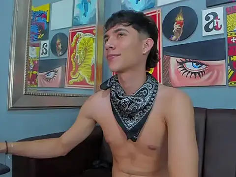 AronTawers Adlı Modelin Web Kamerası Şovu