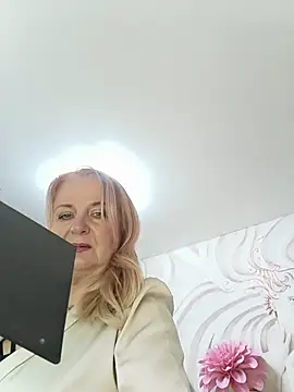 AvrilMillers Live XXX-Chat