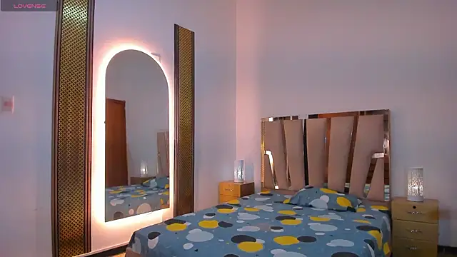 Chat +18 de NoaMalak7 ao vivo