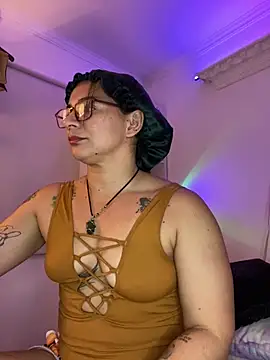 Chatroom XXX en direct de Amarantha_666