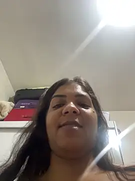 Indiazinhax élő XXX-chatje