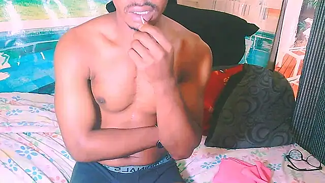 XXX chat uživo modela EbonyTiger69