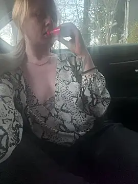 Autumn_paige: διαδικτυακό σόου στην κάμερα