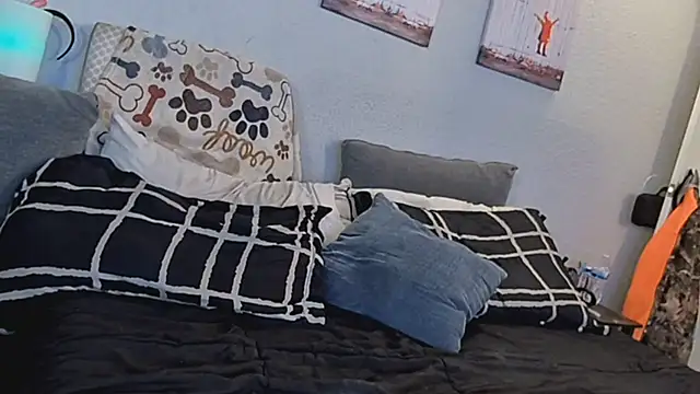 pyrowuff লাইভ XXX চ্যাট