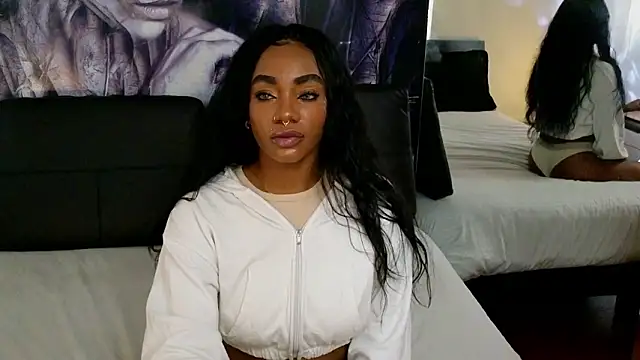 Chatroom XXX en direct de emely_brandon