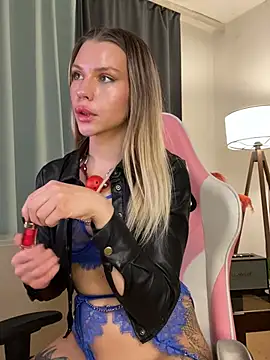 XXX chat uživo modela MistressMommyKate