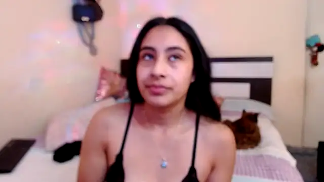 chika_hellar élő XXX-chatje