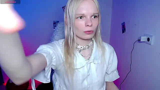 Emily_Nyaffee Live XXX Chat