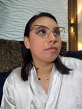 Chatroom XXX en direct de LizzRouse