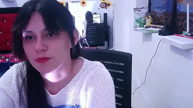 XXX chat uživo modela MiaRobertz_