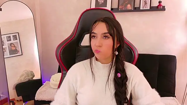 دردشة EmmyEvans1 الجنسية المباشرة