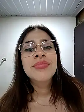 Chat +18 de MariBelle1 ao vivo
