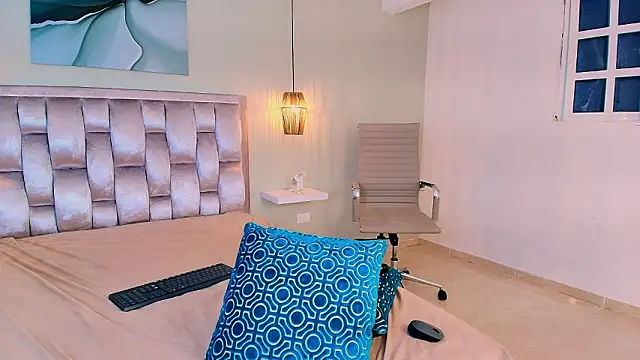 Webkamerová show aisha_sakina