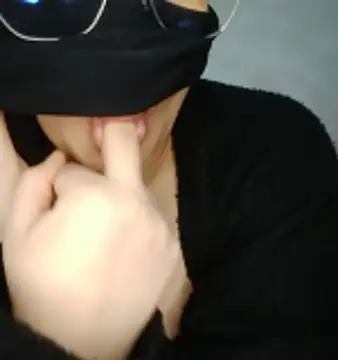 Sexy__Arab élő XXX-chatje