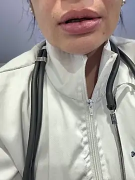 NATHALIA-28_ élő XXX-chatje