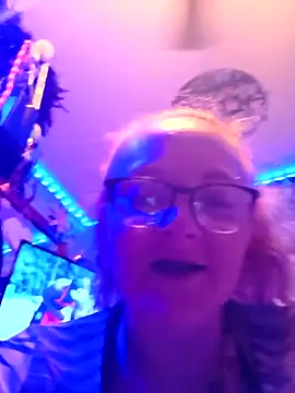 PropertyOfChaddyXo's Live XXX Chat