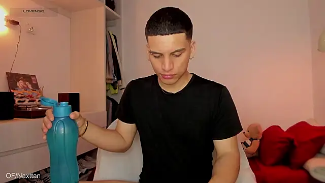 Naxttan 在線直播表演