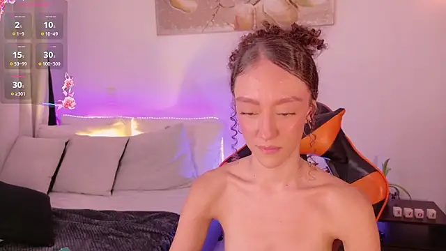 ChloeMoreti: онлайн-секс-чат