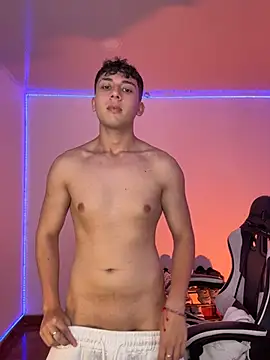 oliver_kyy 即時 XXX 聊天