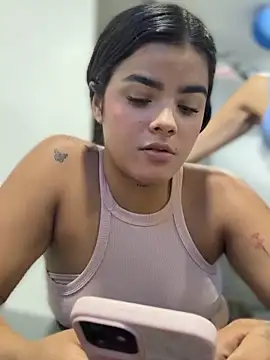 Kaily_Sweet16 即時 XXX 聊天