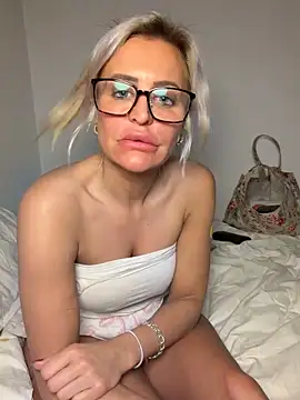 AliceDx – Naživo XXX chat