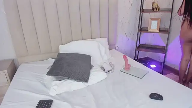 แชท XXX สดของ ViolettaRousee_