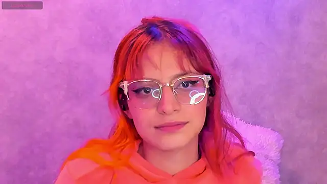 RedMeloddy's Live XXX Chat