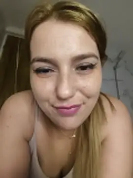 Sakura_2000 élő XXX-chatje