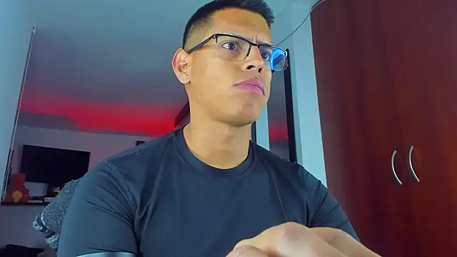 _John_Boy_: διαδικτυακό σόου στην κάμερα