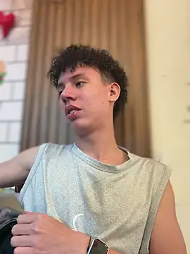 Chatroom XXX en direct de yoursexyjose