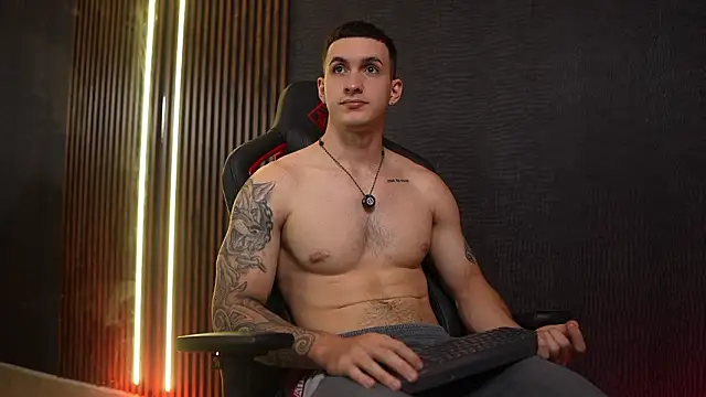 JacksonOlsennn Webbikameraesitys