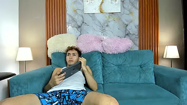 AVENGER_BOYS2026のウェブカメラショー