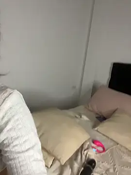 TweetiePieXXX: διαδικτυακό σόου στην κάμερα