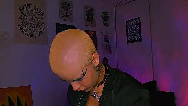 alex_one888 Show Webcam