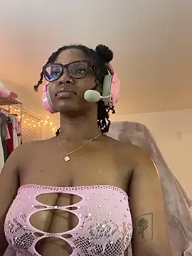 mochamimi: διαδικτυακό σόου στην κάμερα